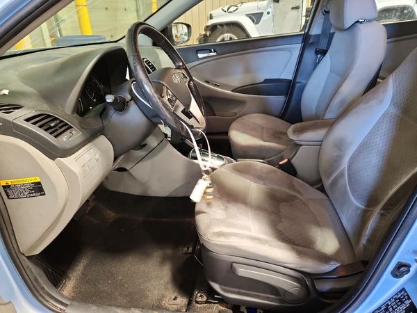 2013 HYUNDAI ACCENT GLS Premium/ SE — DENT