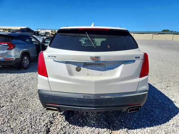 2017 CADILLAC XT5 Luxury — DIRR
