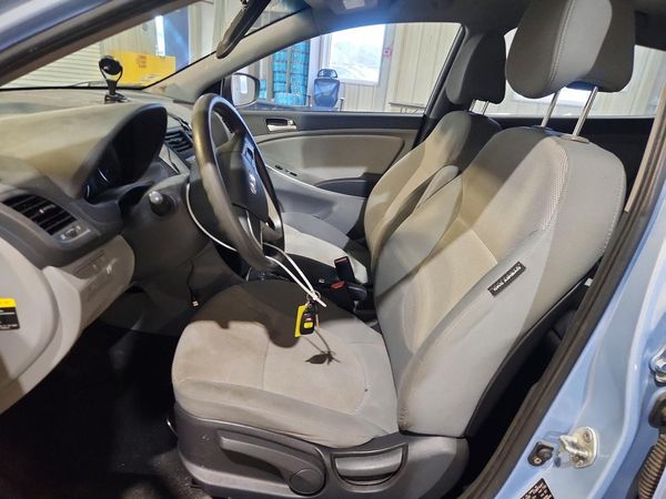 2012 HYUNDAI ACCENT GL (Middle-low grade) — DENT