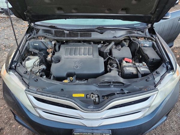 2014 TOYOTA VENZA XLE — Engine bay