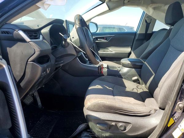 2021 TOYOTA RAV4 XLE — DENT