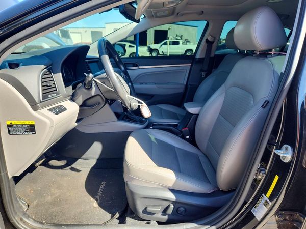 2017 HYUNDAI ELANTRA — DENT