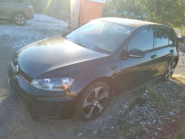 2017 VOLKSWAGEN GTI — DSFA — Front 3/4