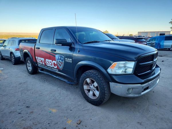 2015 RAM 1500 SLT — Passenger 3/4