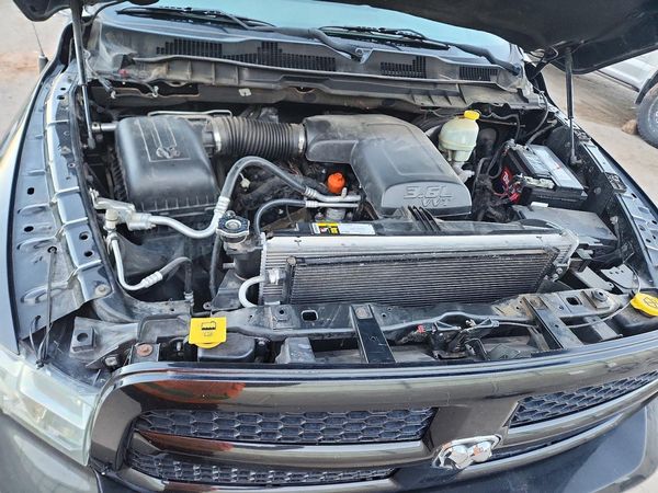 2015 RAM 1500 SLT — Engine bay