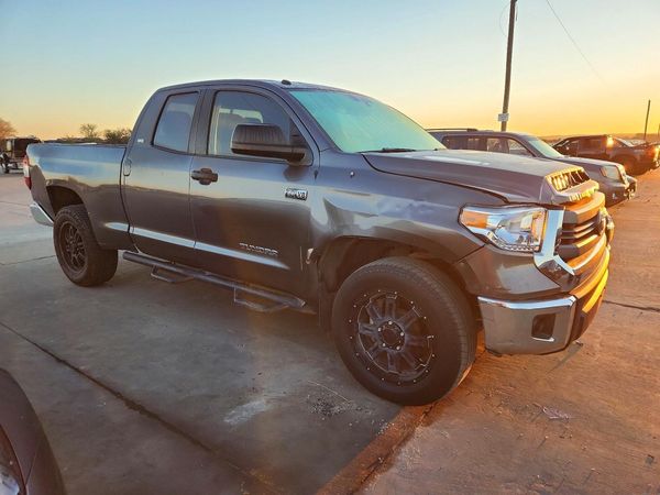 2014 TOYOTA TUNDRA SR5 — Passenger 3/4