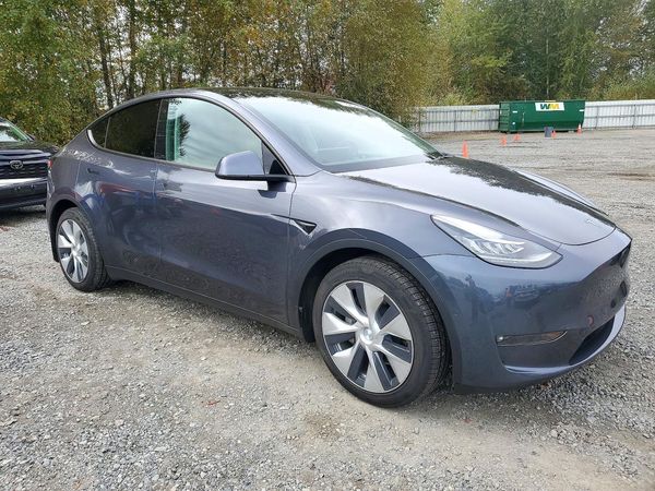 2021 TESLA MODEL Y — Passenger 3/4
