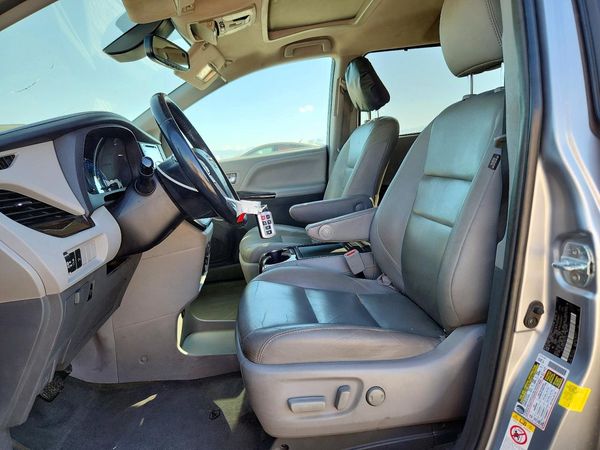 2018 TOYOTA SIENNA — DENT
