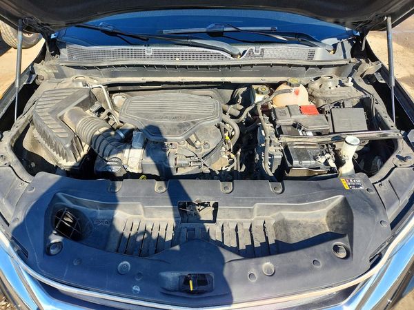 2019 CHEVROLET BLAZER 2LT — Engine bay