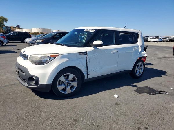 2018 KIA SOUL Base — Front 3/4