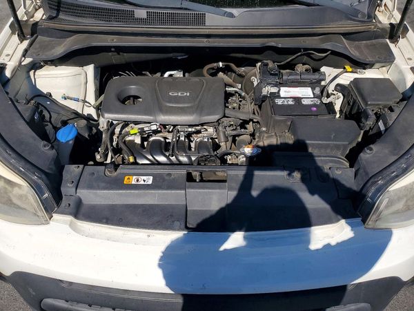 2018 KIA SOUL Base — Engine bay