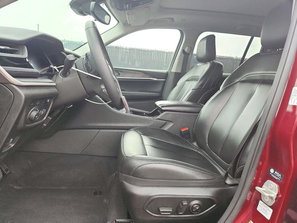 2023 JEEP CHEROKEE 4XE — DENT