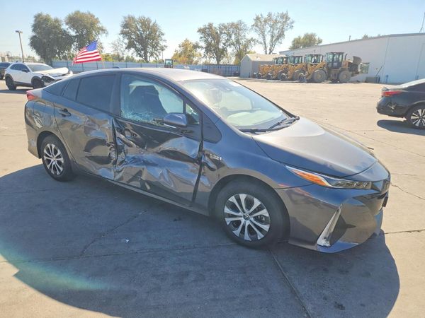 2021 TOYOTA PRIUS — Passenger 3/4