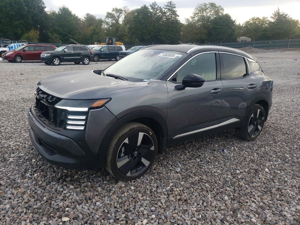 2025 NISSAN KICKS SR — Front 3/4