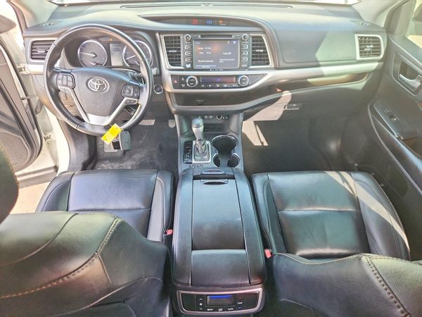 2019 TOYOTA HIGHLANDER SE/XLE — CKPT