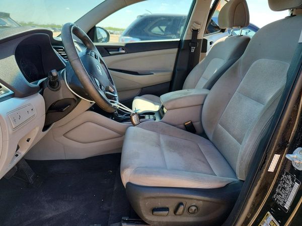 2017 HYUNDAI TUCSON — DENT