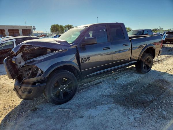 2022 RAM 1500 SLT — Front 3/4