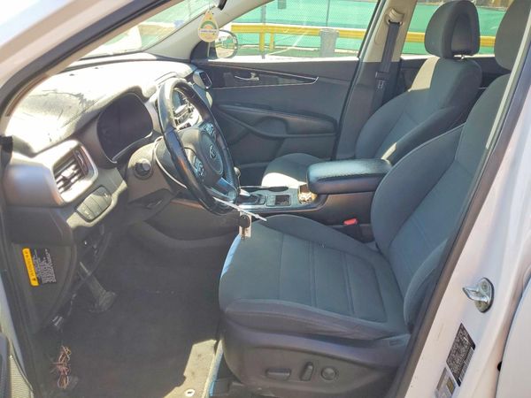 2016 KIA SORENTO L / LX — DENT