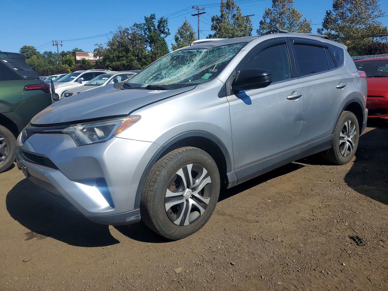 2018 TOYOTA RAV4 LE — Front 3/4