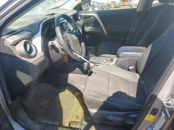 2018 TOYOTA RAV4 LE — DENT