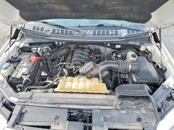 2020 FORD F150 — Engine bay