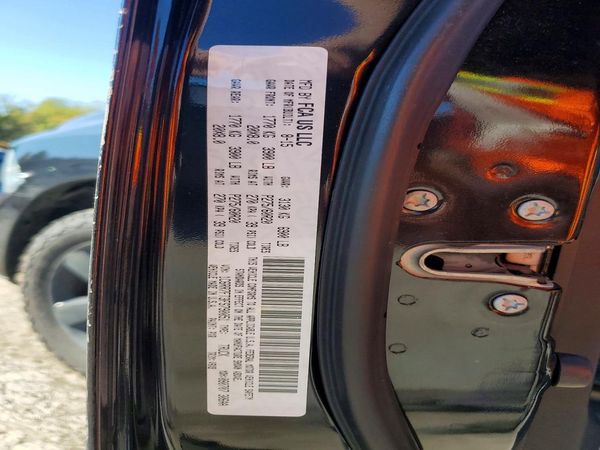 2015 RAM 1500 ST — VINS