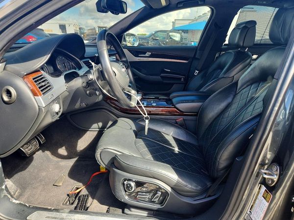 2013 AUDI S8 — DENT