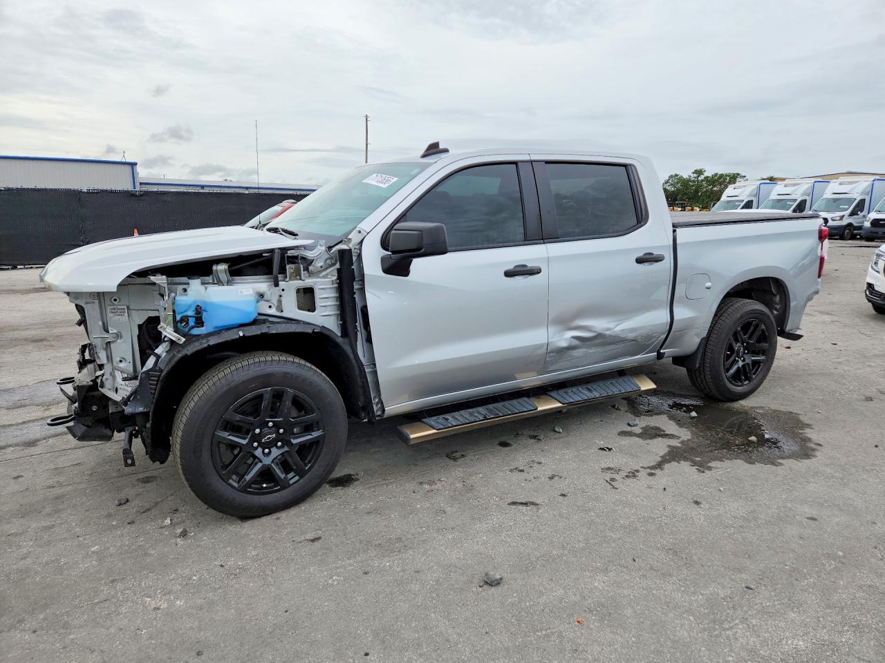 2022 CHEVROLET SILVERADO Custom — Front 3/4