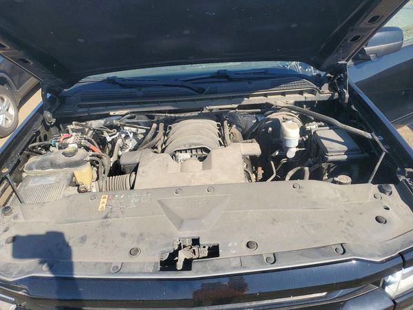2017 CHEVROLET SILVERADO LT — Engine bay