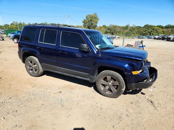 2013 JEEP PATRIOT Latitude — Passenger 3/4