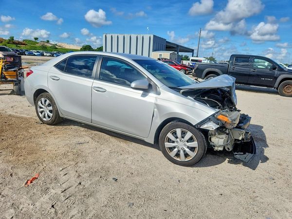 2017 TOYOTA COROLLA — Passenger 3/4