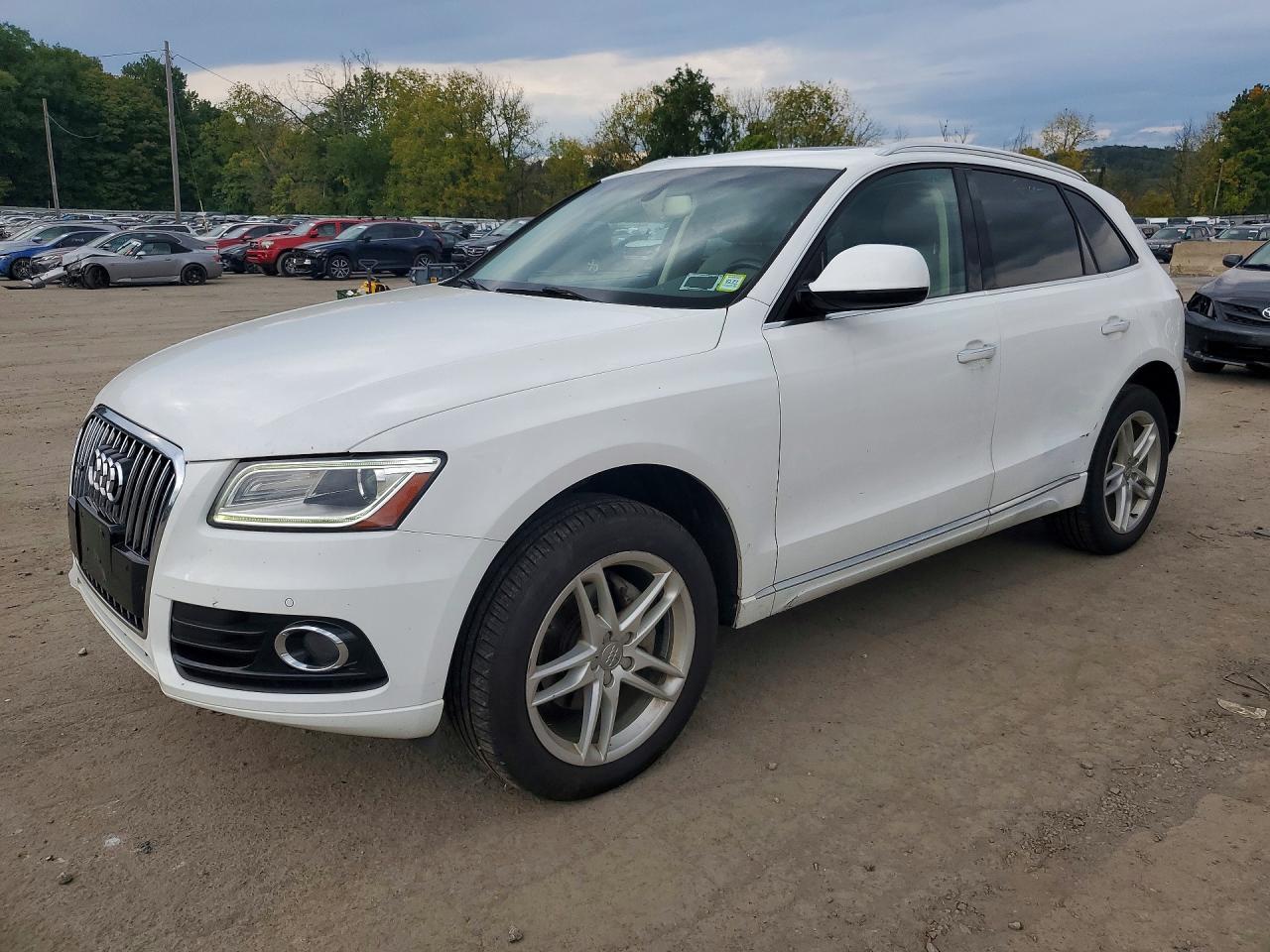 2017 AUDI Q5 quattro Premium — Front 3/4