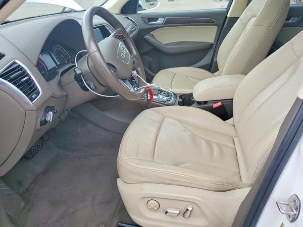 2017 AUDI Q5 quattro Premium — DENT
