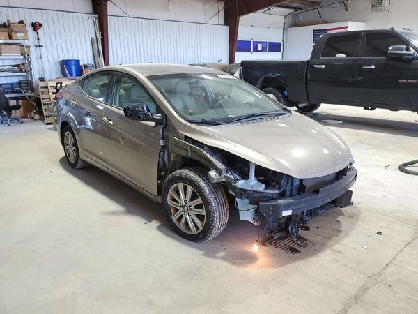 2016 HYUNDAI ELANTRA — Passenger 3/4