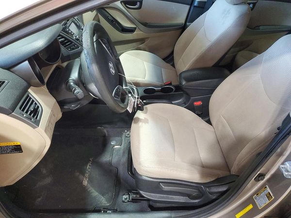 2016 HYUNDAI ELANTRA — DENT