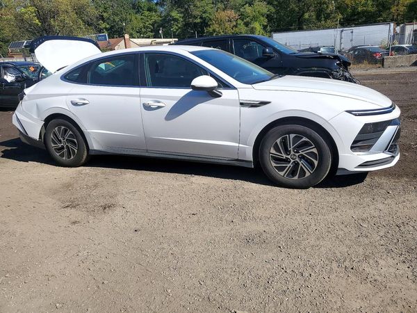 2026 HYUNDAI SONATA Blue — Passenger 3/4