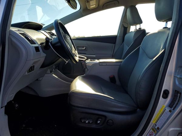 2016 TOYOTA PRIUS — DENT