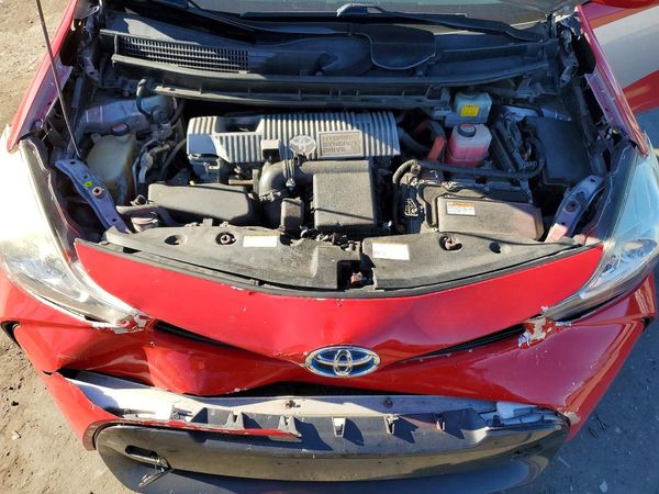 2016 TOYOTA PRIUS — Engine bay