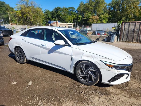 2025 HYUNDAI ELANTRA SEL Convenience — Passenger 3/4