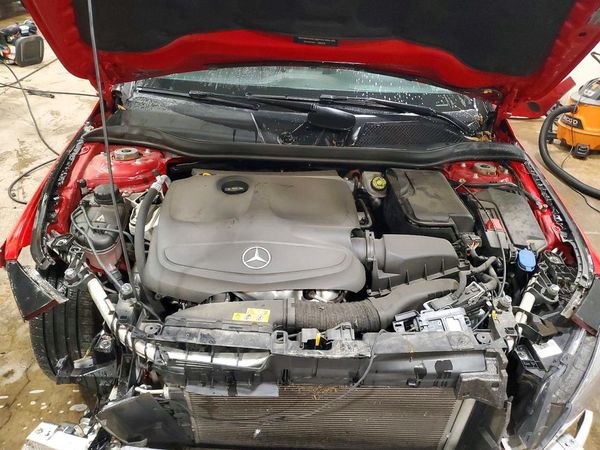 2019 MERCEDES-BENZ CLA CLA250-4M — Engine bay