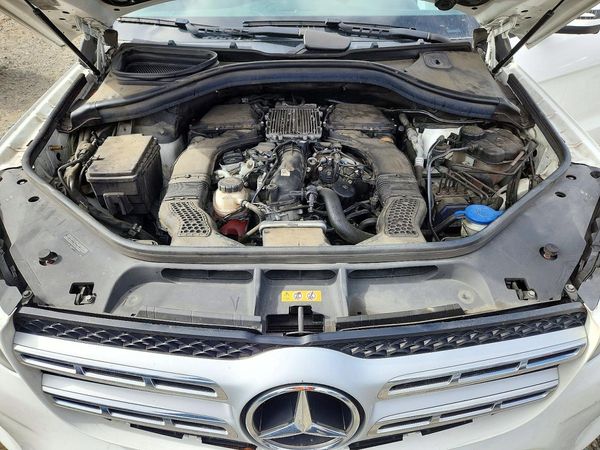 2019 MERCEDES-BENZ GLS GLS450-4M — Engine bay