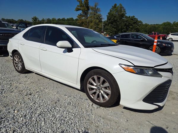 2018 TOYOTA CAMRY L/LE/SE/XLE — Passenger 3/4