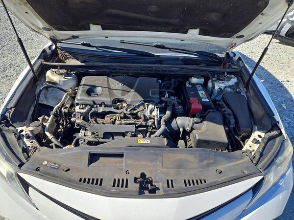 2018 TOYOTA CAMRY L/LE/SE/XLE — Engine bay
