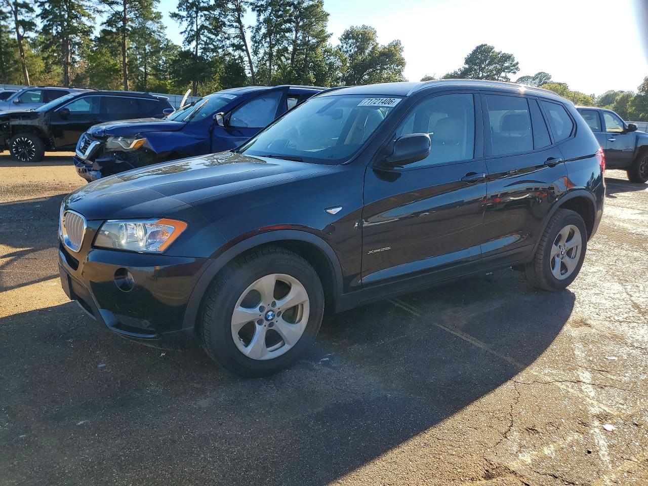 2012 BMW X3 xDrive28i — Front 3/4