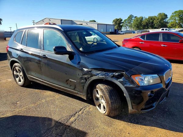 2012 BMW X3 xDrive28i — Passenger 3/4
