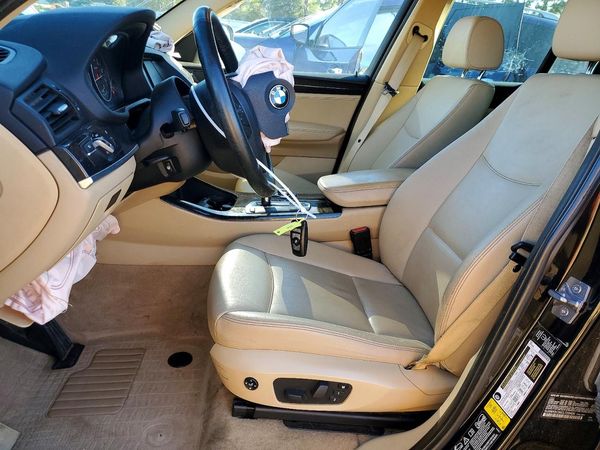 2012 BMW X3 xDrive28i — DENT