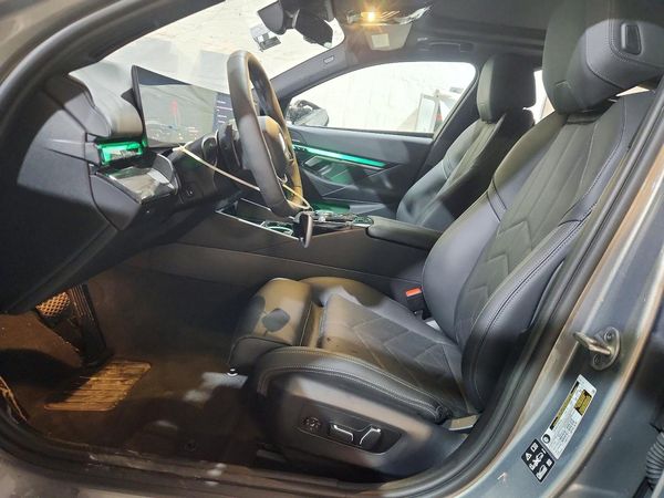 2027 BMW 530 xDrive — DENT