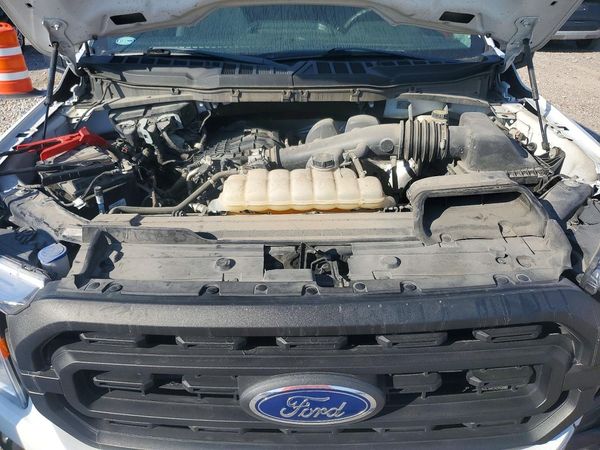 2022 FORD F150 SuperCab — Engine bay