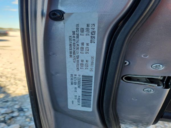 2016 CHRYSLER 300 Limited — VINS