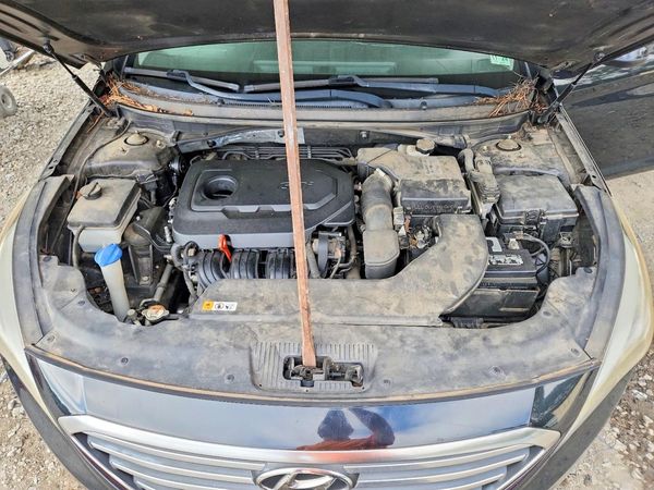 2016 HYUNDAI SONATA — Engine bay